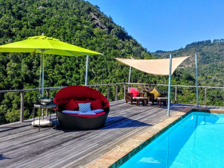 10 Bedroom Property for Sale in Hoekwil Western Cape